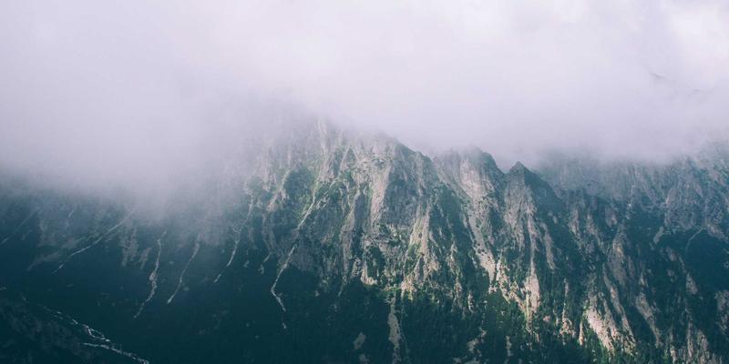 DDH摄影新生儿拍摄指南：专业摄影中的安全守则与自然风格捕捉