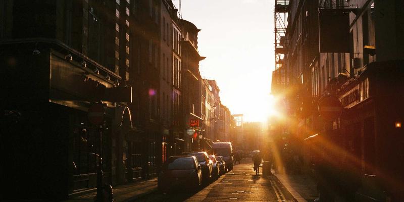 环境肖像的力量：DDH商业摄影如何用场景叙事为创业者打造品牌故事